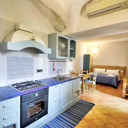 Sleeps 2 Air Con Апартаменты *